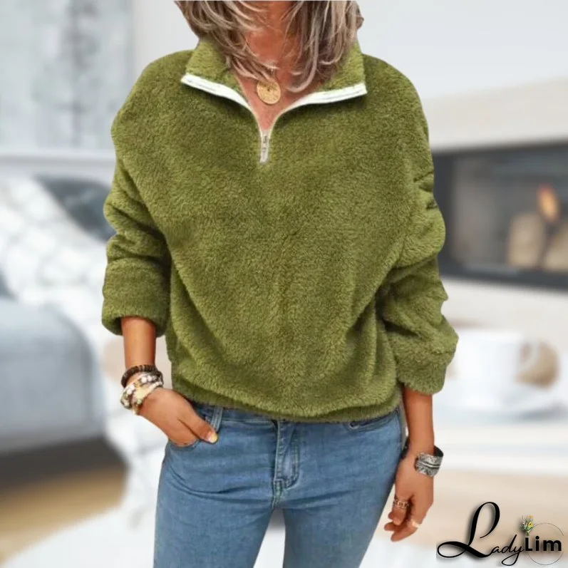 Fashionable and Minimalist winter garment