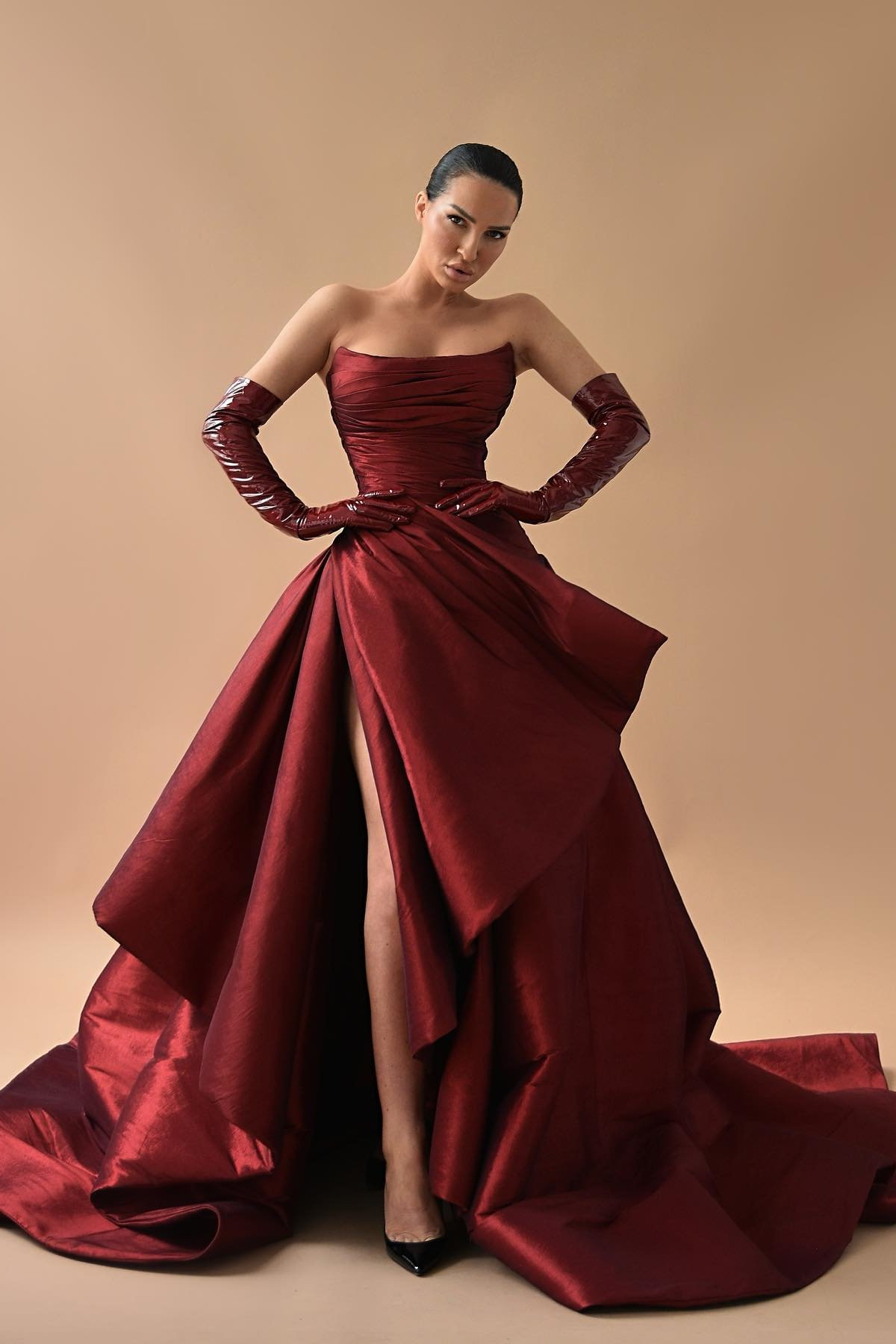 Oknass Strapless Sleeveless Long Split Prom Dress With Gloves Pleated 