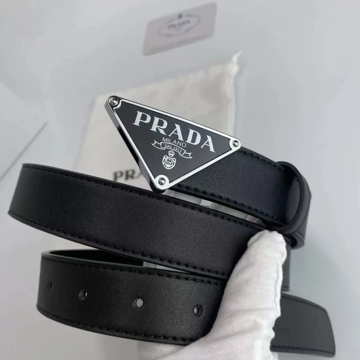 New Men's and Women's Triangle Belt High-end Fashion Letter Cowhide Casual Genuine Leather Matching High-end Versatile Belt Business