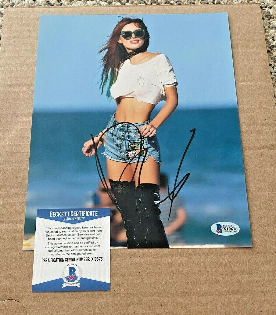 BELLA THORNE SIGNED SEXY 8X10 Photo Poster painting BECKETT CERTIFIED #2