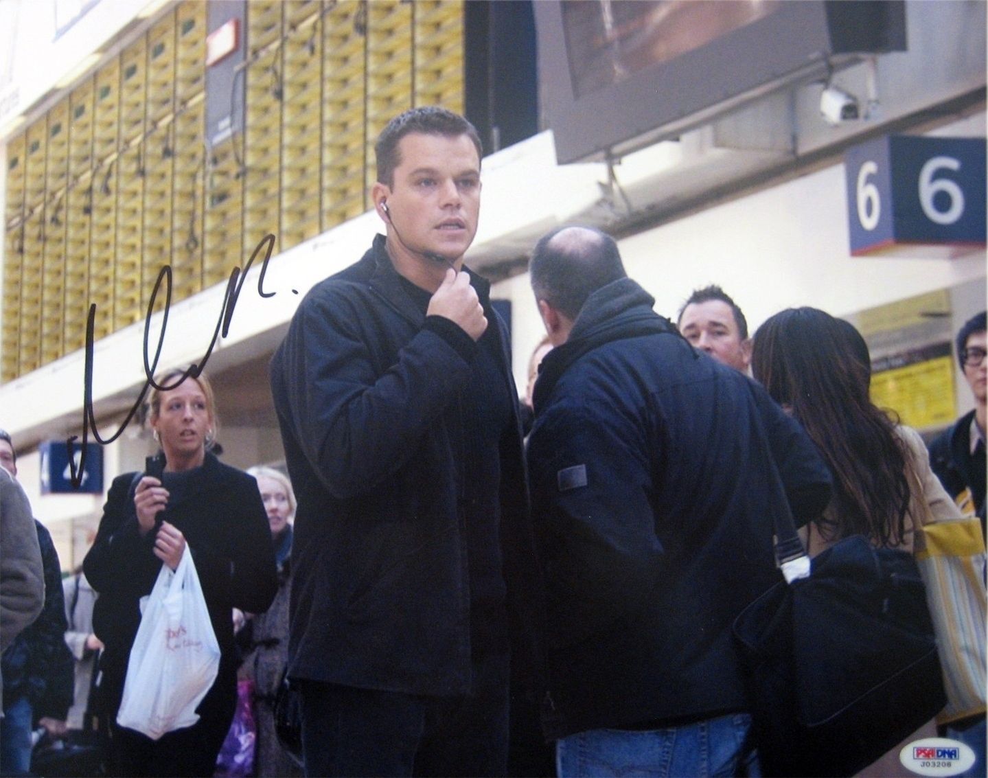 Matt Damon Signed Bourne Identity Autographed 11x14 Photo Poster painting (PSA/DNA) #J03208