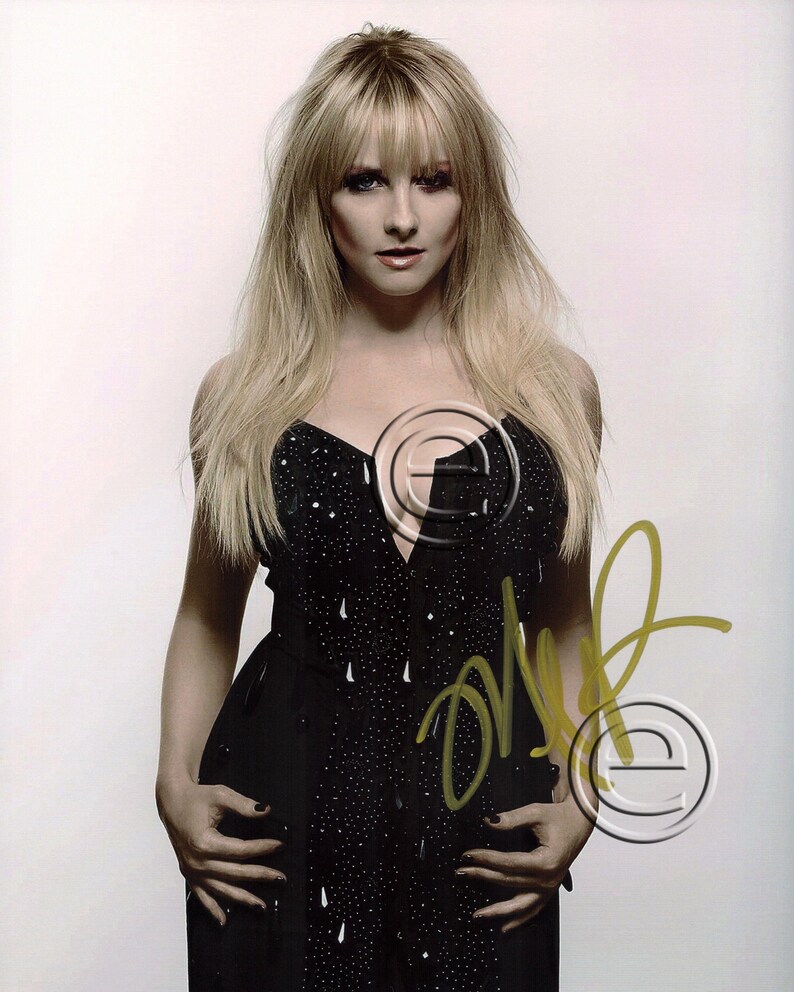 Melissa Rauch Autographed Signed Photo Poster painting 8 x 10 print Photo Poster painting picture poster wall art autograph