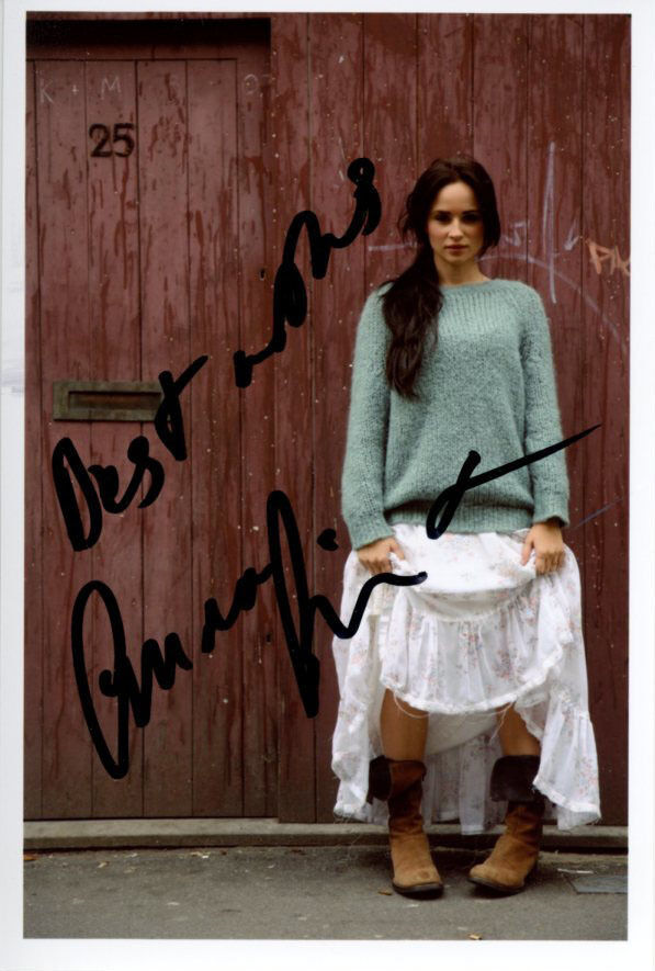 EMMA PIERSON signed autographed 4x6 Photo Poster painting