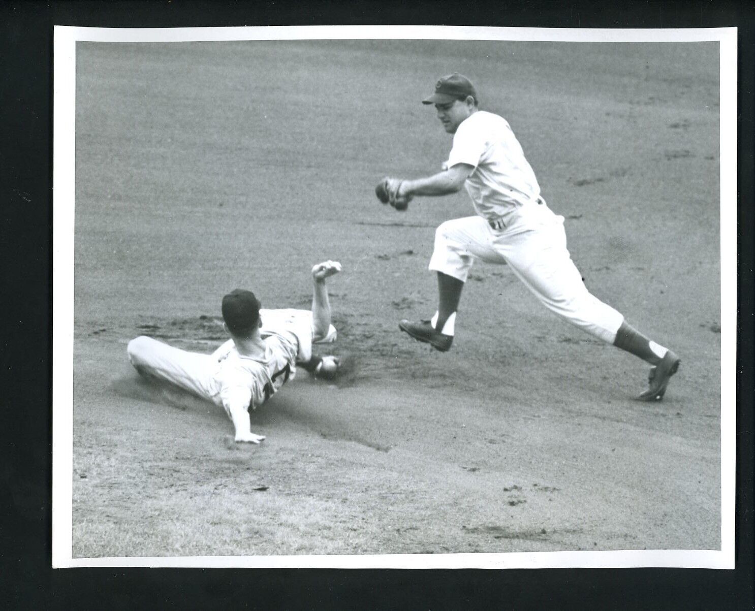 Bill Serena Brandy Davis 1952 Type 1 Press Photo Poster painting Chicago Cubs Pittsburgh Pirates