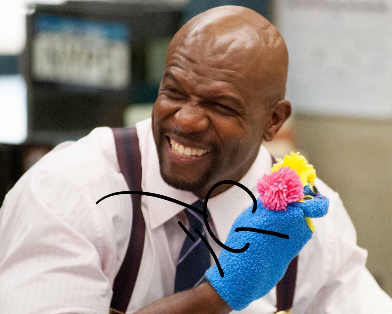 Terry Crews Brooklyn nine-nine SIGNED AUTOGRAPHED 10X8