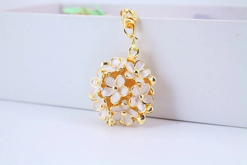 Cute Flower Alloy Women’s Keychain