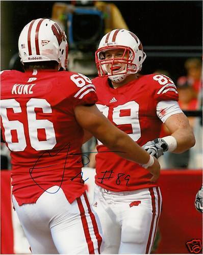 Garrett Graham auto signed football Photo Poster painting Wisconsin