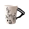 Mug en c&eacute;ramique avec anse en forme d'instrument de musique