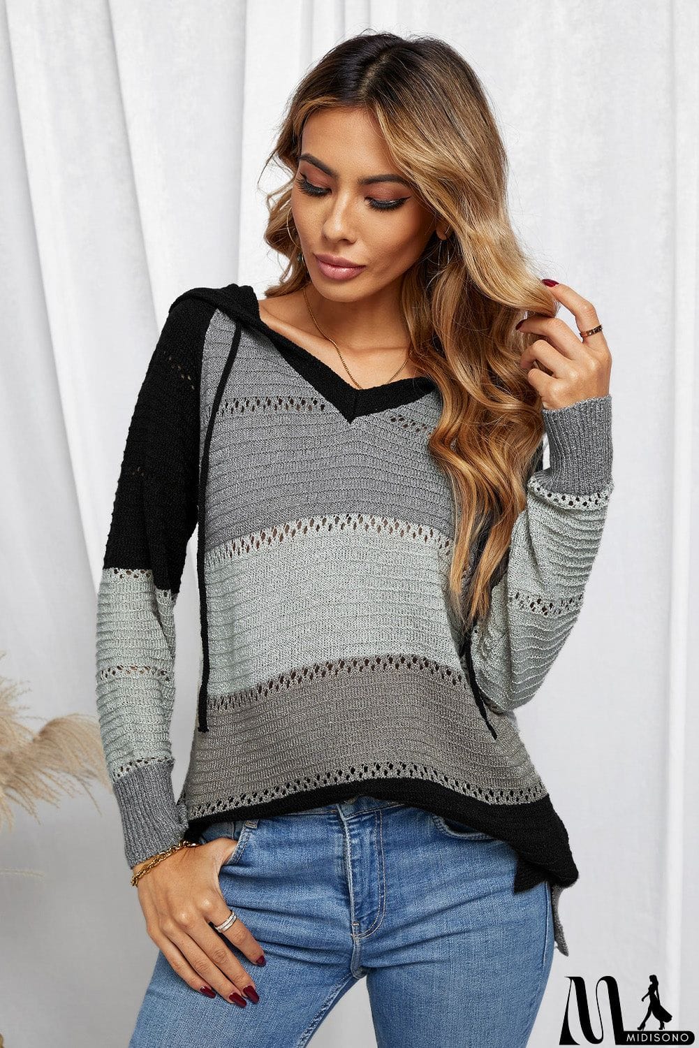 MidiSono - Classic Beach Bonfire Knitted Hoodie