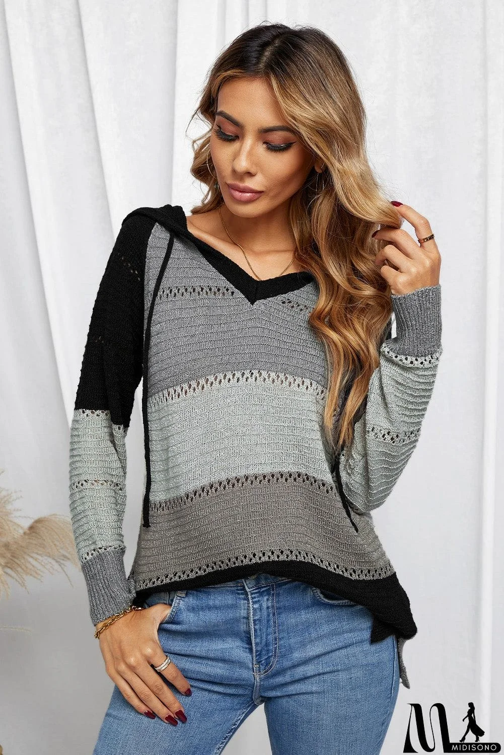 MidiSono - Classic Beach Bonfire Knitted Hoodie