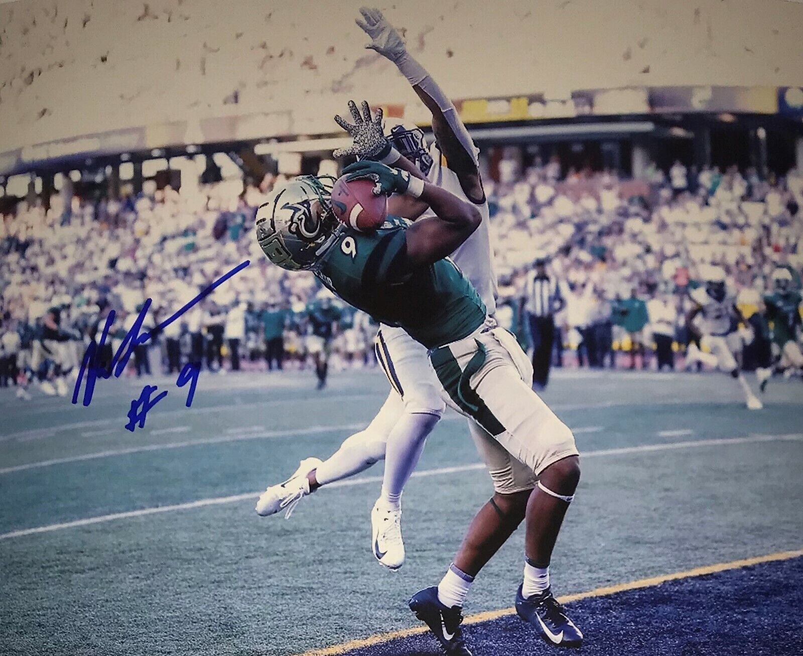 Victor Tucker Charlotte 49ers Signed 8x10 Autographed Photo Poster painting COA N2