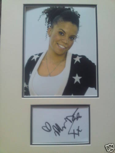 MS DYNAMITE - EXCELLENT SIGNED COLOUR Photo Poster painting DISPLAY COA