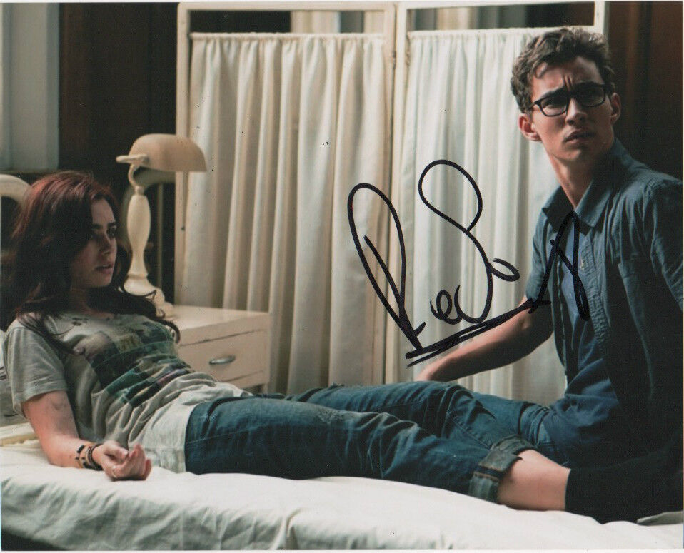 Mortal Instruments Robert Sheehan Autographed Signed 8x10 Photo Poster painting COA