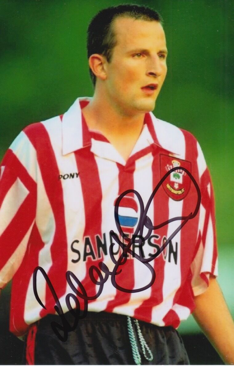 SOUTHAMPTON HAND SIGNED RICHARD HALL 6X4 Photo Poster painting 5.