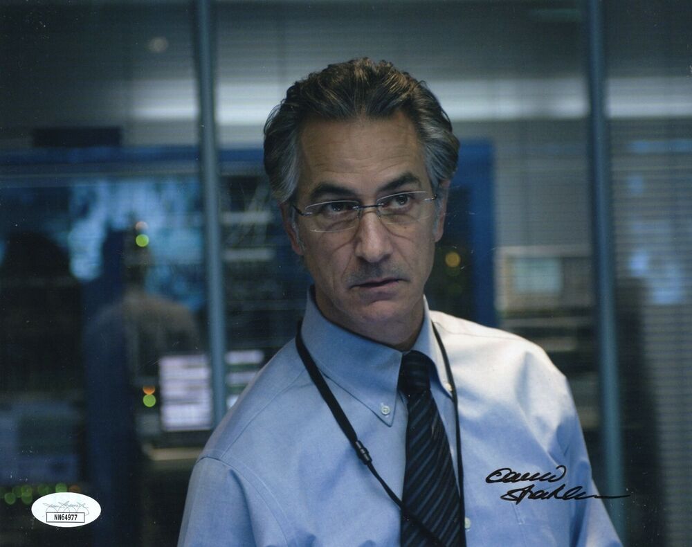 David Strathairn Signed The Bourne Ultimatum 8x10 Photo Poster painting w/ NN64977