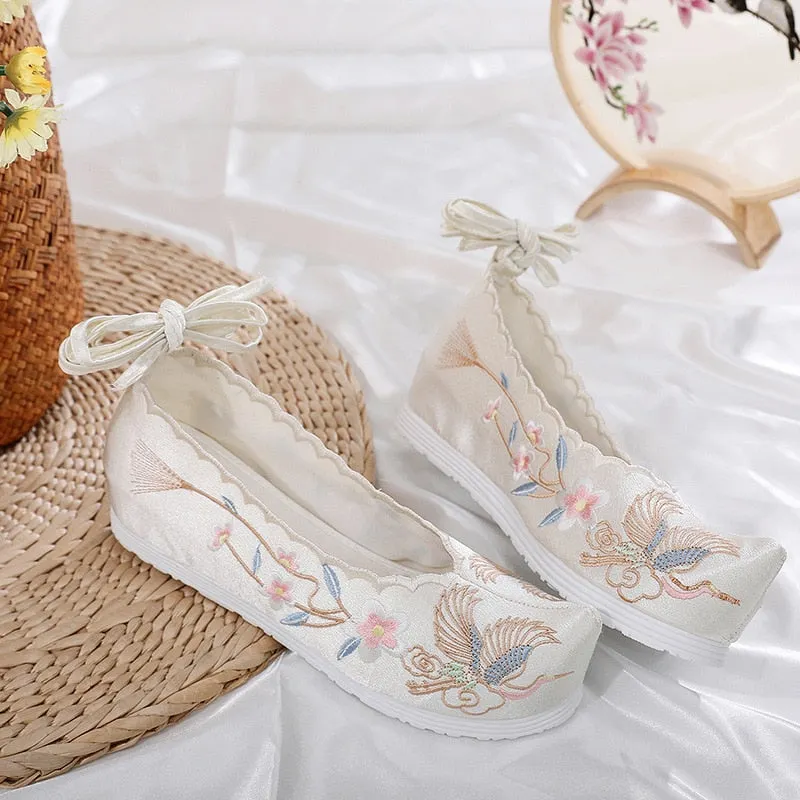 New Hanfu shoes, embroidered shoes, women's antiquity shoes, heightened Chinese elements, ancient bow shoes
