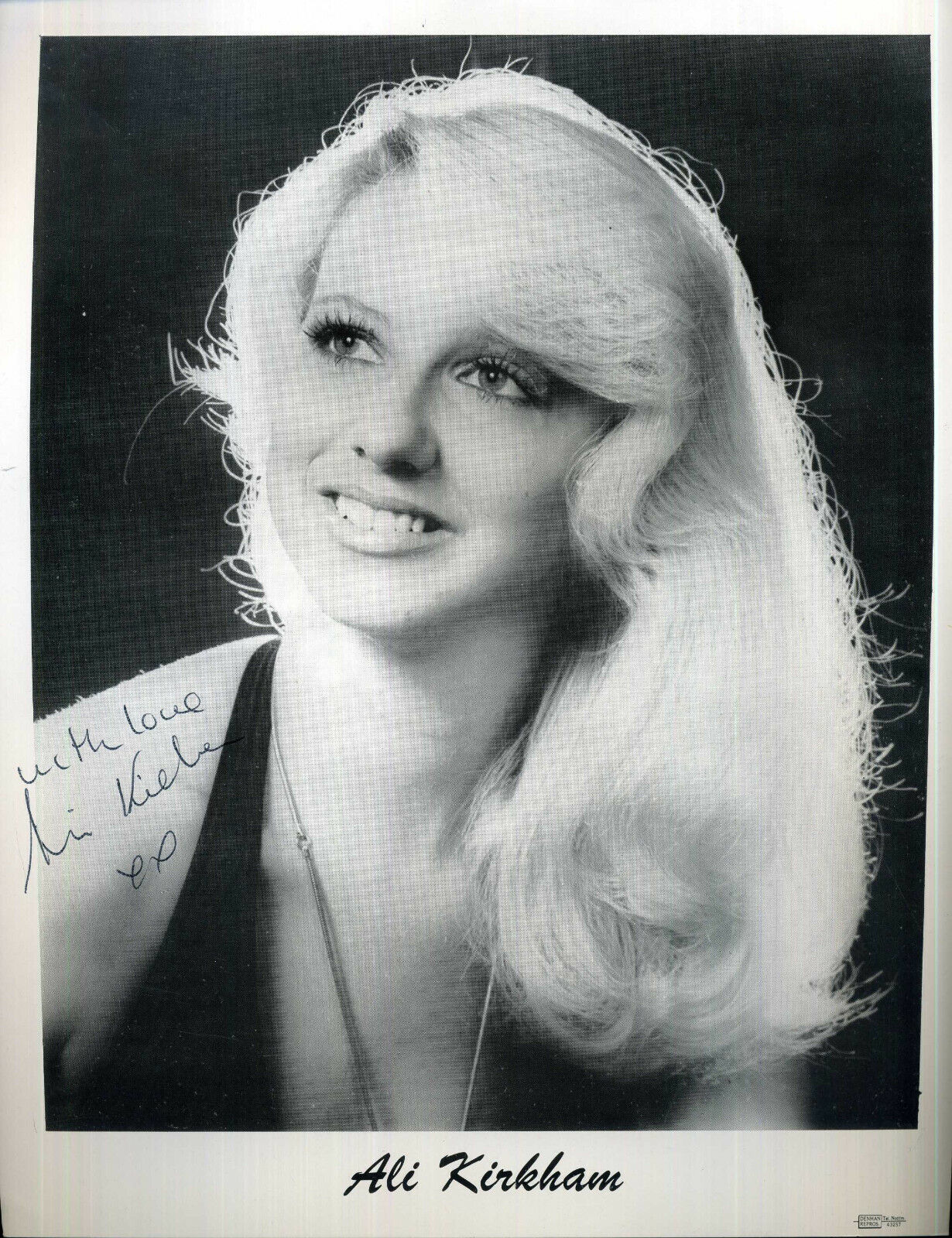 ALI KIRKHAM Signed Photo Poster paintinggraph - Pop Singer - preprint