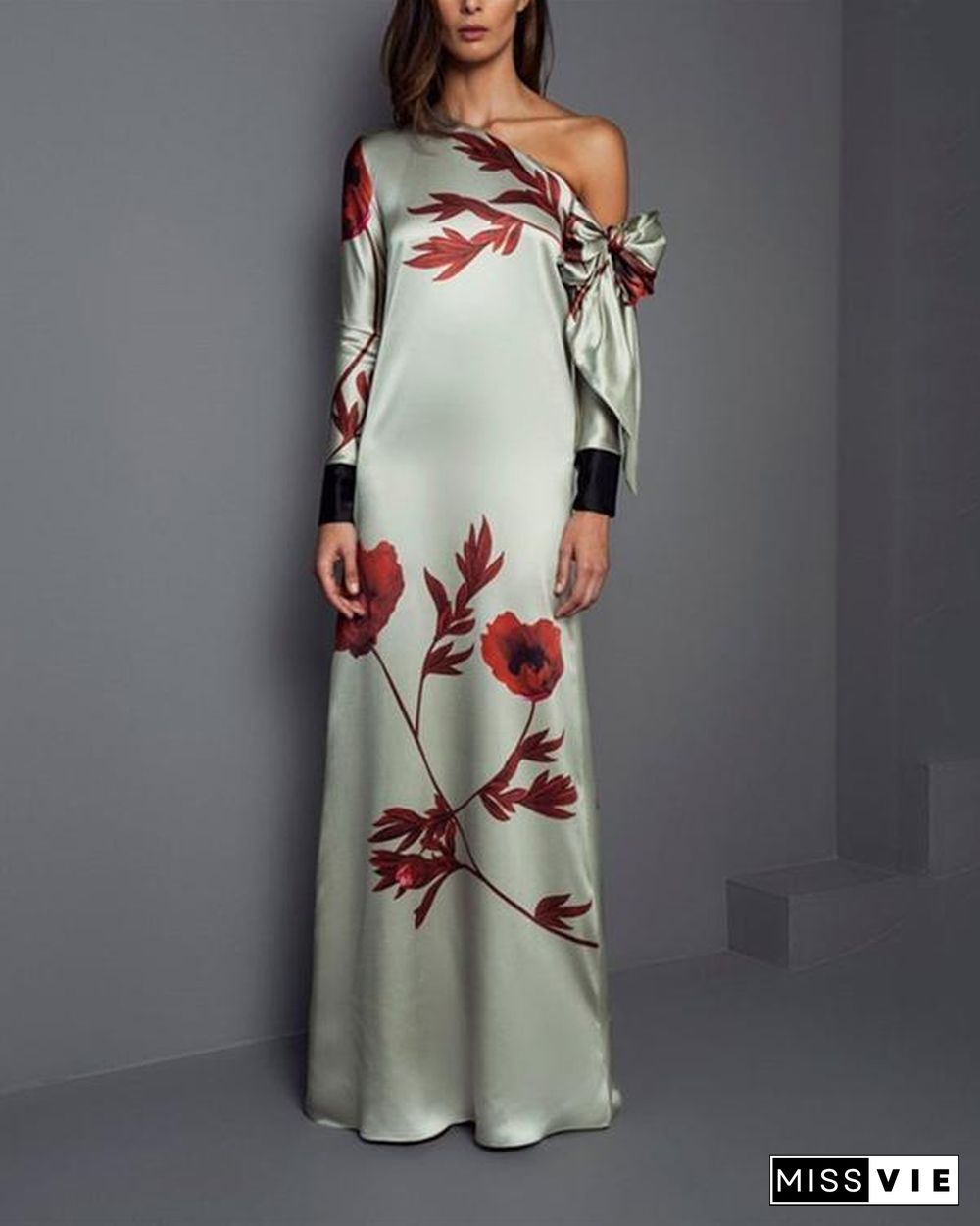 Slanted Shoulder Round Neck Long Sleeve Retro Printed Dress