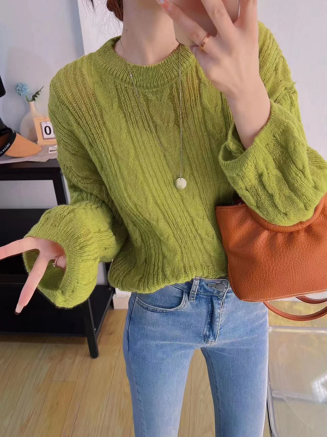 Churchf Churchf Spring And Summer New Temperament Lady Thin Hollow-Out Shirt Korean Version Of Women's Round Collar Twist Flower Bat Sleeve Sweater