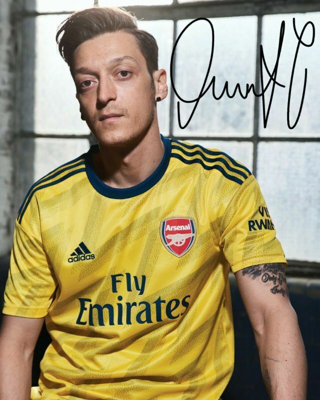 Mesut Ozil - Arsenal Autograph Signed Photo Poster painting Print