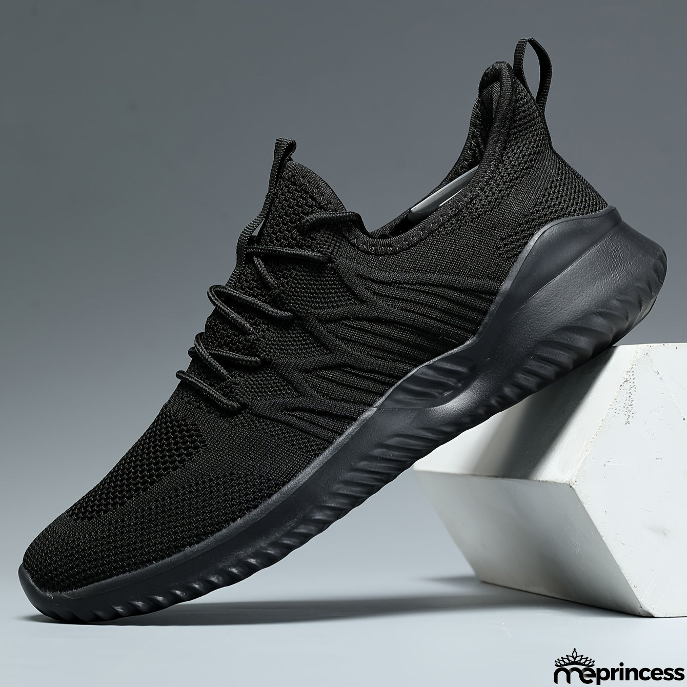 Feminine and fresh summer piece