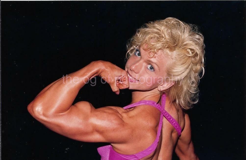 VERY PRETTY WOMAN 80's 90's FOUND Photo Poster painting Color FITNESS MODEL Original EN 17 42 ZZ