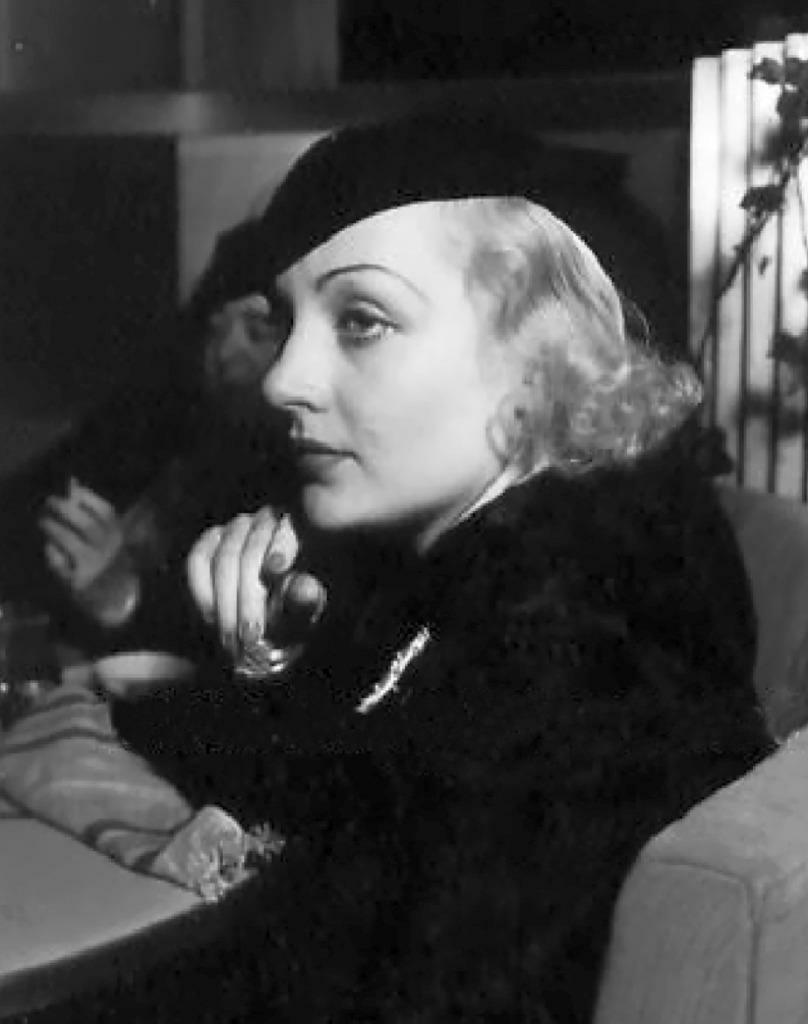 Carole Lombard 8x10 Picture Simply Stunning Photo Poster painting Gorgeous Celebrity #17