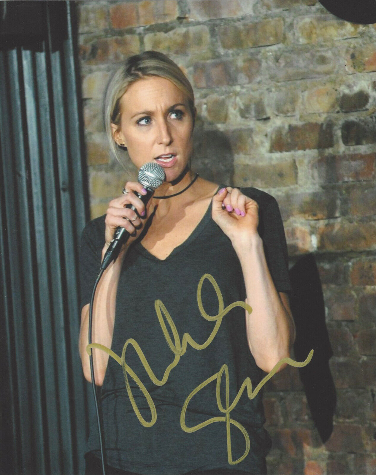 COMEDIAN NIKKI GLASER SIGNED AUTHENTIC STAND UP COMEDY 8X10 Photo Poster painting C COA ACTRESS