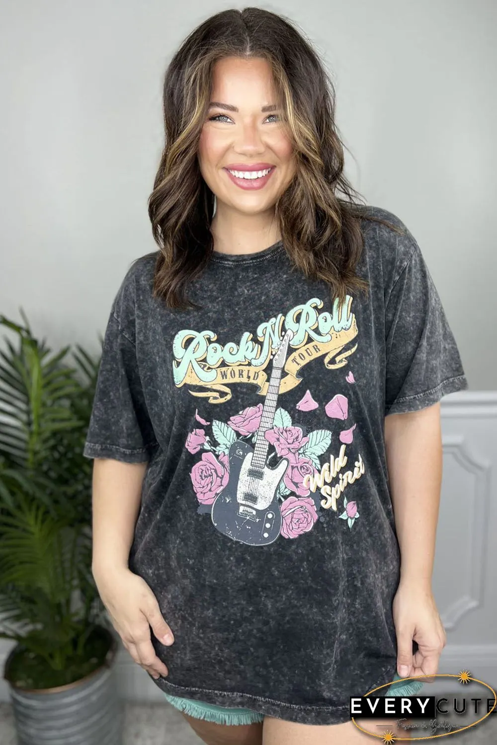 Gray Plus Size Retro Guitar Roses Graphic Washed T-shirt
