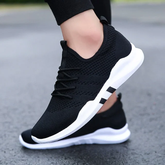 Light Weight Casual Shoes For Men 2020 Spring Autumn Black Comfortable Anti Slip Soft Male Shoes Outdoor Sneakers Men Size 36-47