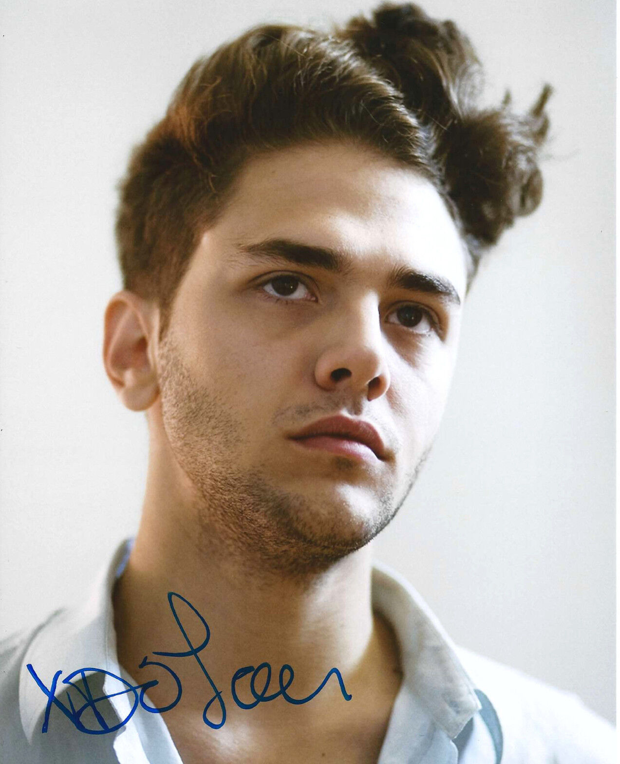 DIRECTOR XAVIER DOLAN SIGNED MOMMY 8X10 Photo Poster painting W/COA CANNES BEST MOVIE WINNER C