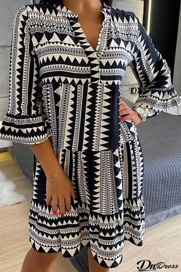 Casual V-neck Geometric Print Flared-sleeve Short Dress