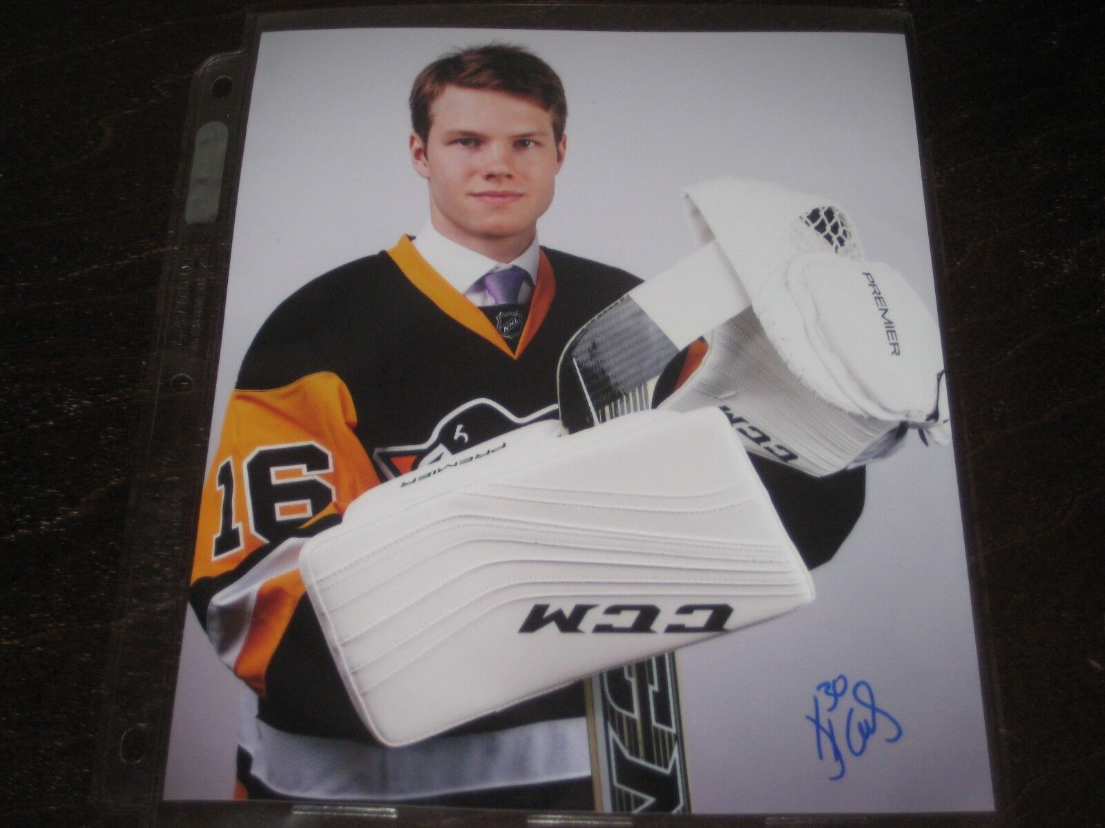 FILIP GUSTAVSSON autographed PITTSBURGH PENGUINS 8X10 Photo Poster painting #2 L@@K!