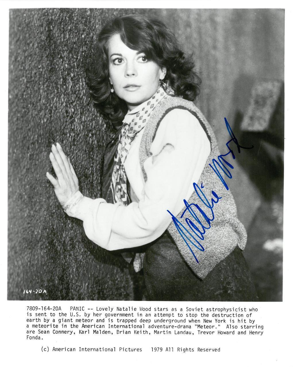 Natalie Wood Signed Authentic Autographed 8x10 B/W Promo Photo Poster painting PSA/DNA #AF02450