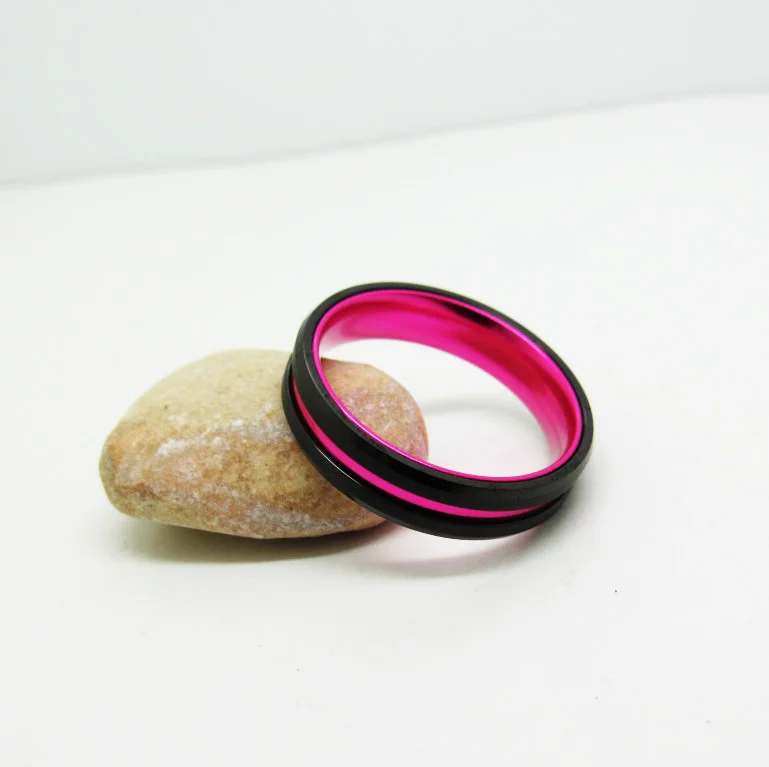 6MM 8MM Womens Tungsten Carbide Wedding Bands With Chamfered Sand Surface Black Inner Rose Red Aluminum