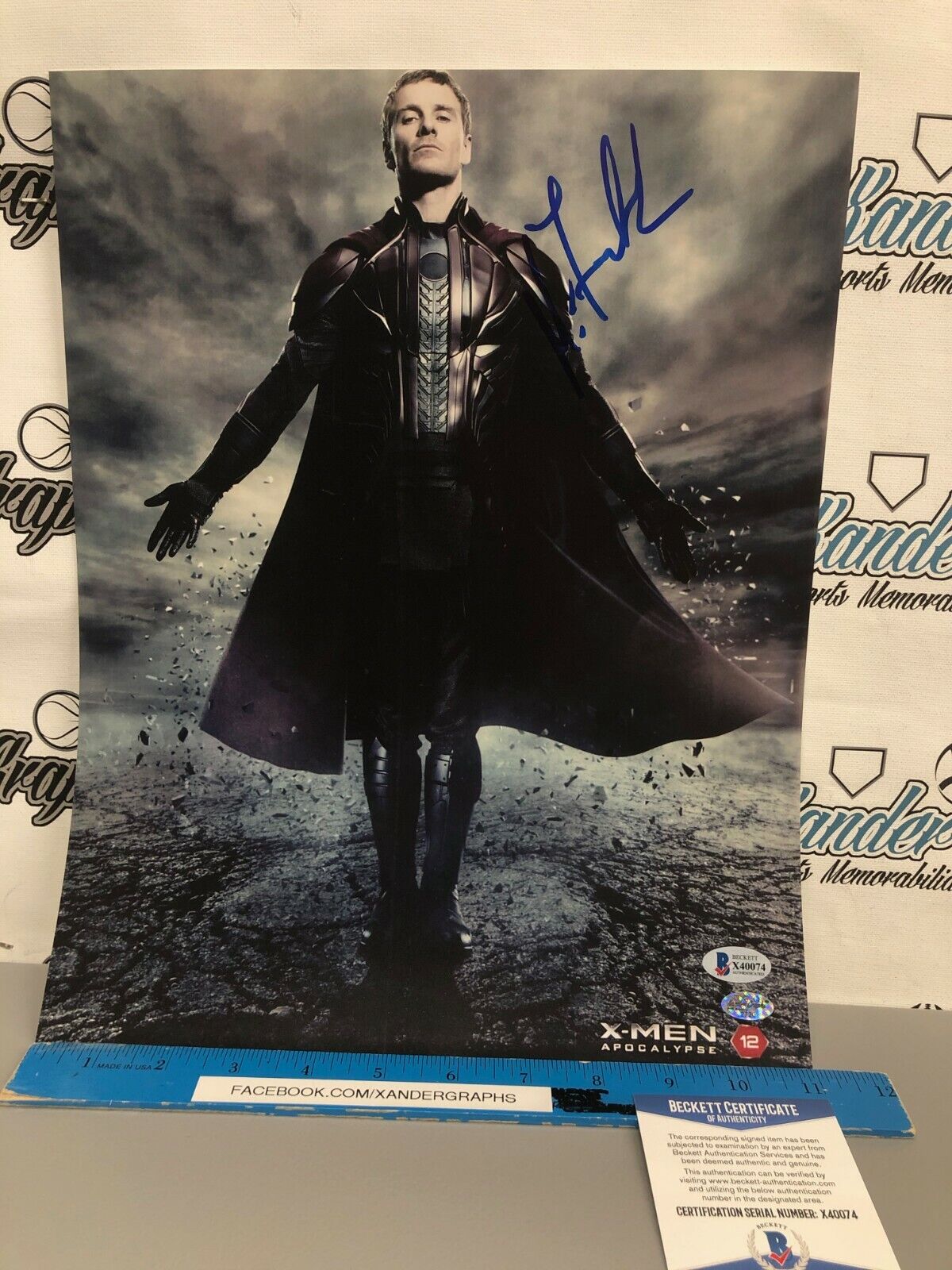 MICHAEL FASSBENDER MAGNETO SIGNED AUTOGRAPHED 11X14 Photo Poster paintingGRAPH-BECKETT COA BAS