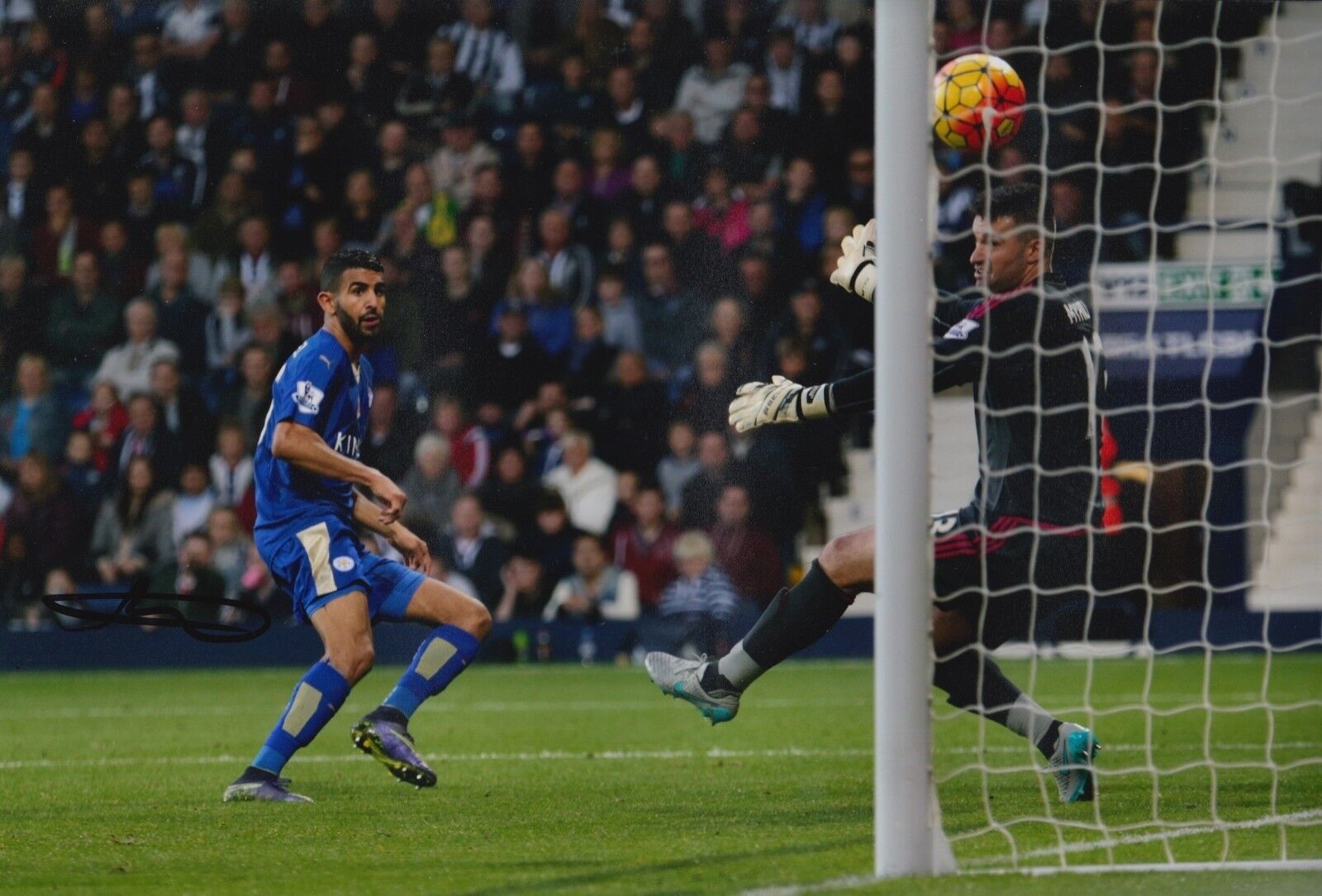 LEICESTER CITY HAND SIGNED RIYAD MAHREZ 12X8 Photo Poster painting 1.