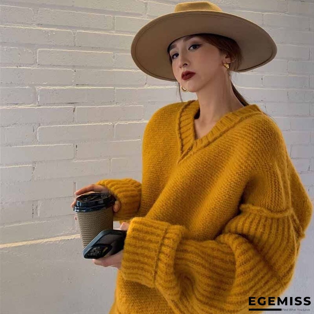 Loose and Lazy V-Neck Sweater | EGEMISS