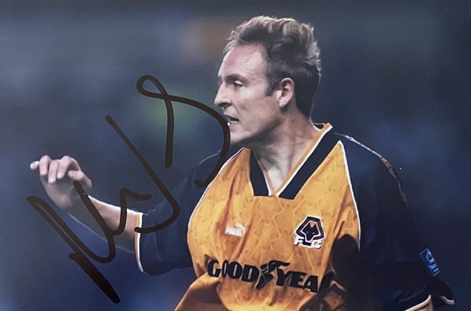 Mark Venus Genuine Hand Signed Wolves 6X4 Photo Poster painting