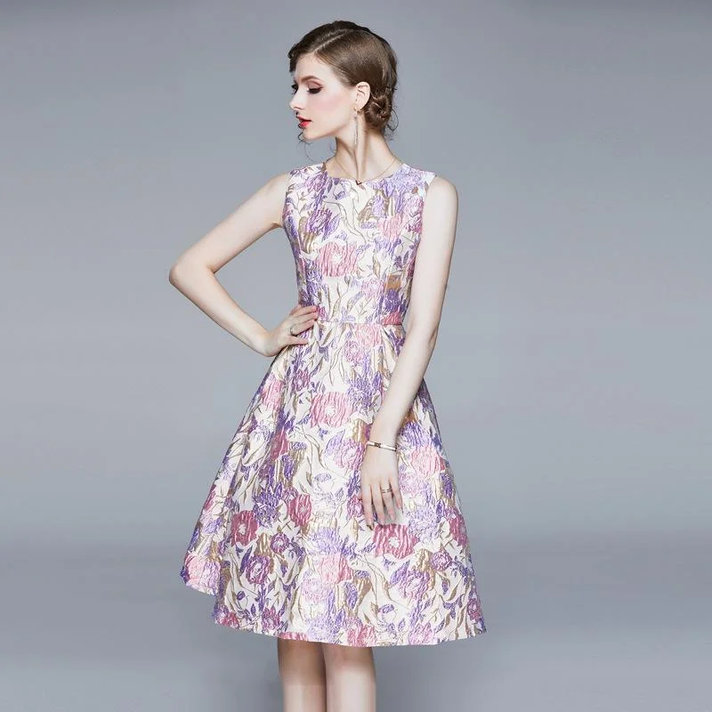 High-waisted jacquard round neck sleeveless dress