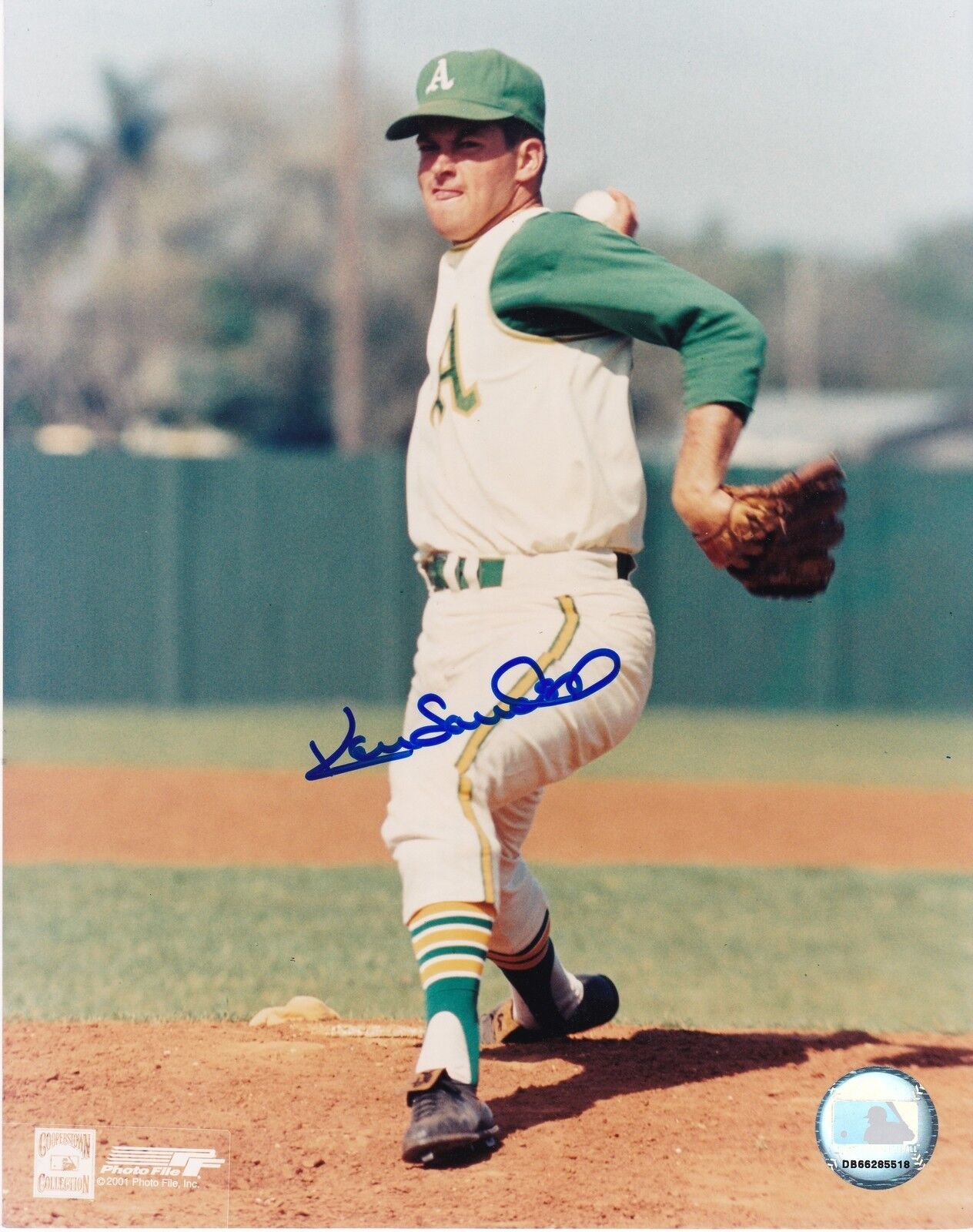 KEN SANDERS OAKLAND A'S ACTION SIGNED 8x10