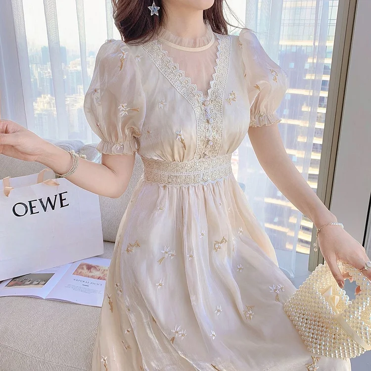 Fairywing Lace V-neck Embroidered Flower Puff Sleeve Dress