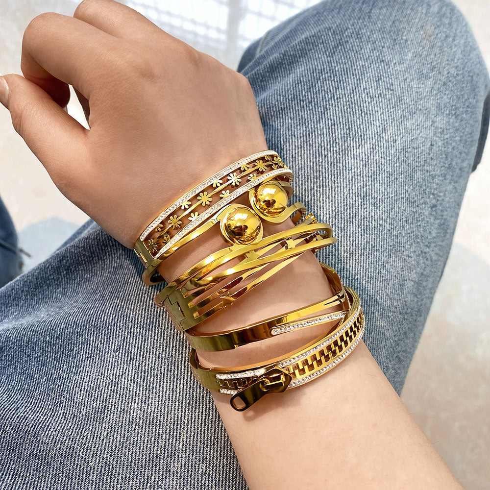 Retro Stainless Steel Bracelet Ins Style Geometric Line Hollow Diamond Bracelet 18K Gold Plated Bracelet