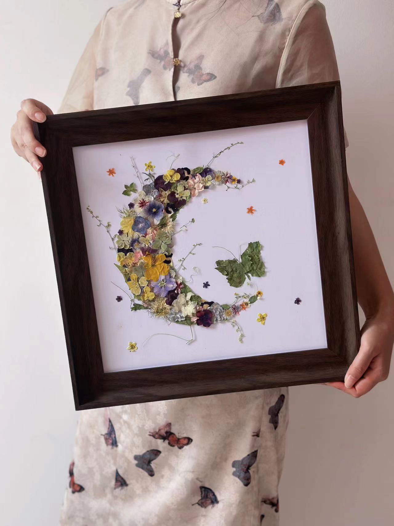 Moon Shadow Butterfly Flying 1 |Resin Or Wooden Fame |Custom Pressed Flower Preservation | Wedding Flowers | Memorial Flower | Meadow Design | Home Decor