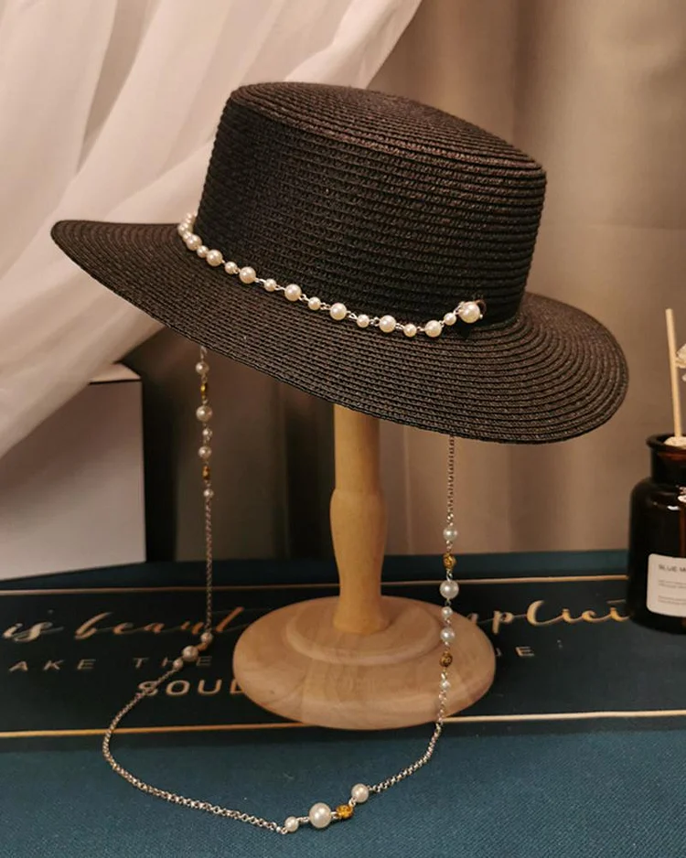 Elegant Straw Hat with Vintage Pearl Chain