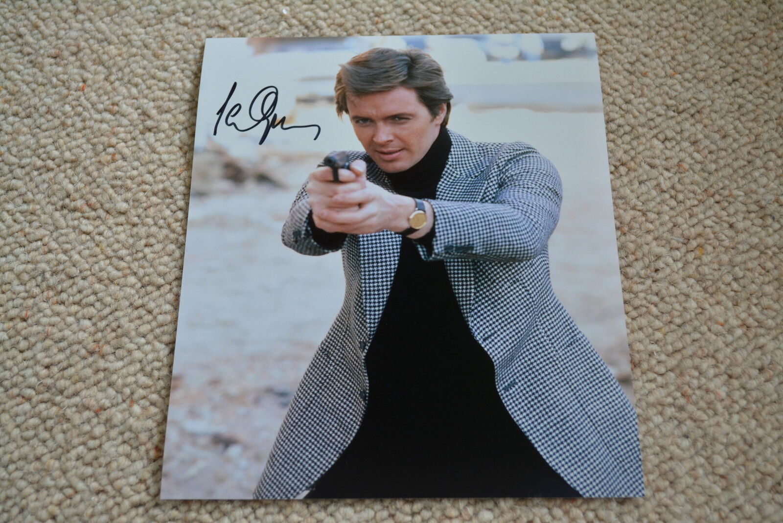 IAN OGILVY signed autograph In Person 8x10 (20x25 cm) THE SAINT