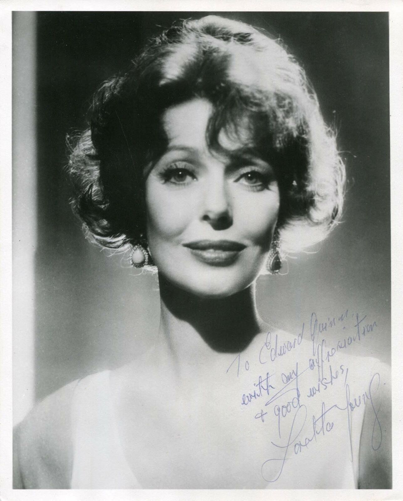 Loretta Young ACADEMY AWARD autograph, signed Photo Poster painting