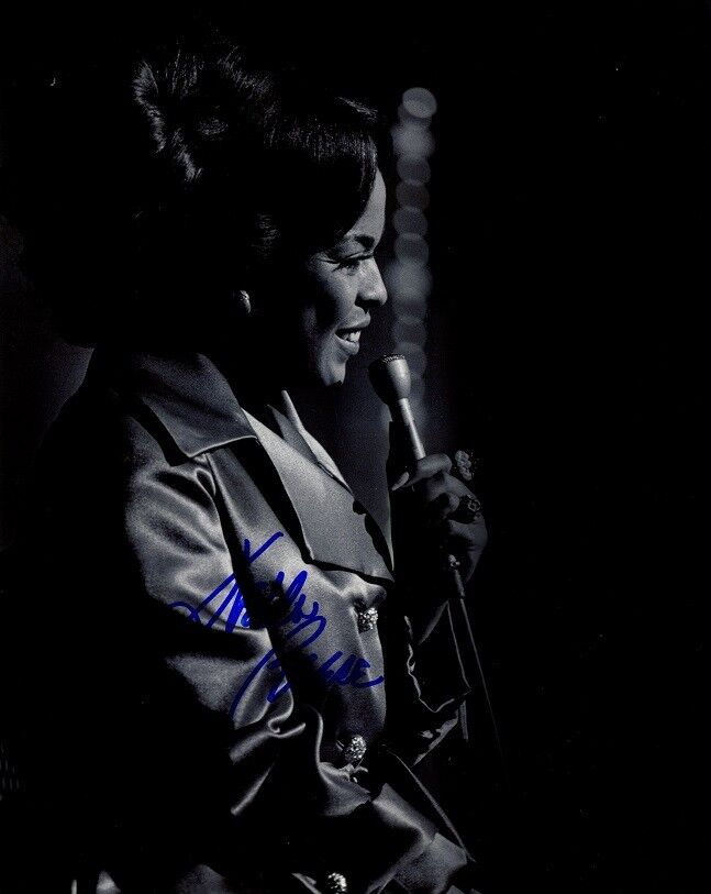 DELLA REESE Signed Photo Poster painting