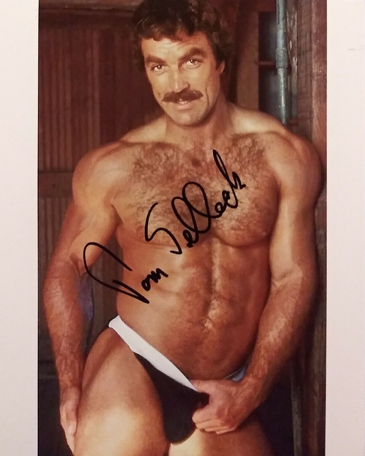 Tom Selleck signed 8x10