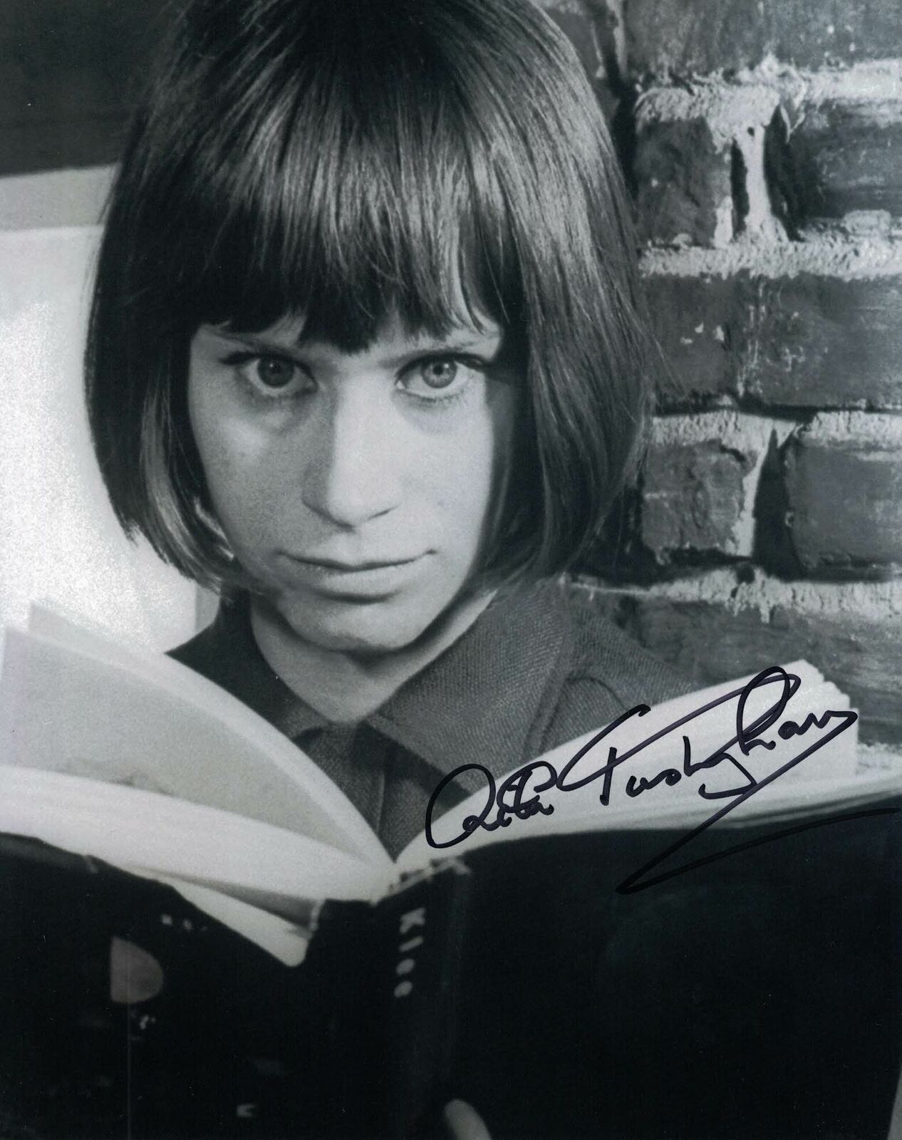 RITA TUSHINGHAM - Jo in A Taste of Honey - hand signed 10 x 8 Photo Poster painting